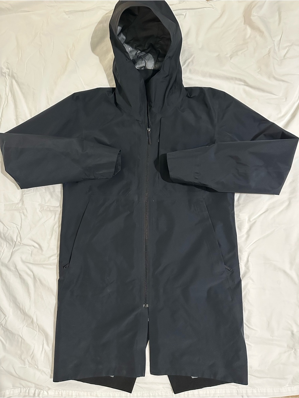 Arc'teryx Veilance Monitor Coat 2014
Excellent Condition